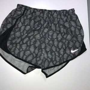 BLACK AND WHITE NIKE SHORTS